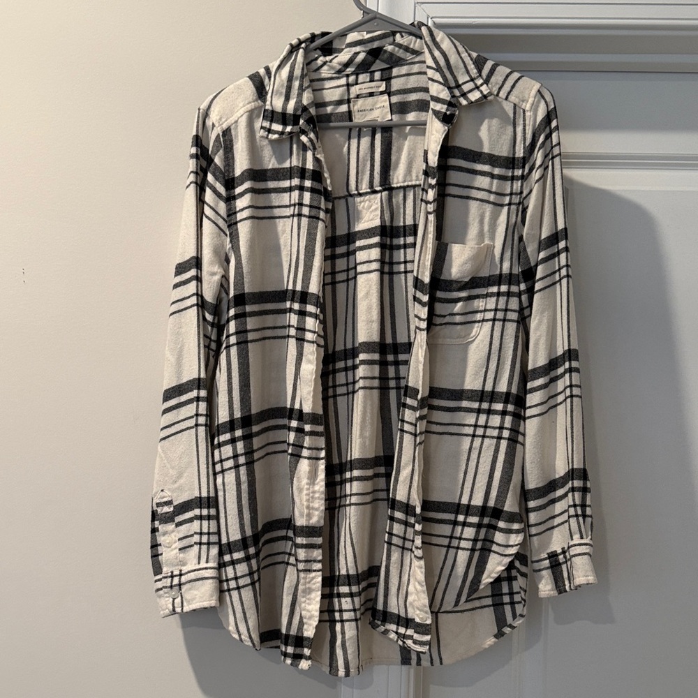 American Eagle Outfitters Black and White Flannel Shirt